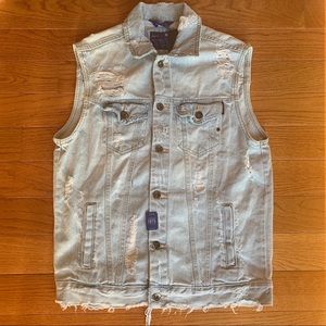 Zara Men’s Distressed Denim Vest